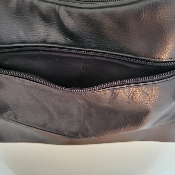 Coletta Black Leather Shoulder Bag Purse Zip Closure Single Strap - Picture 7 of 12